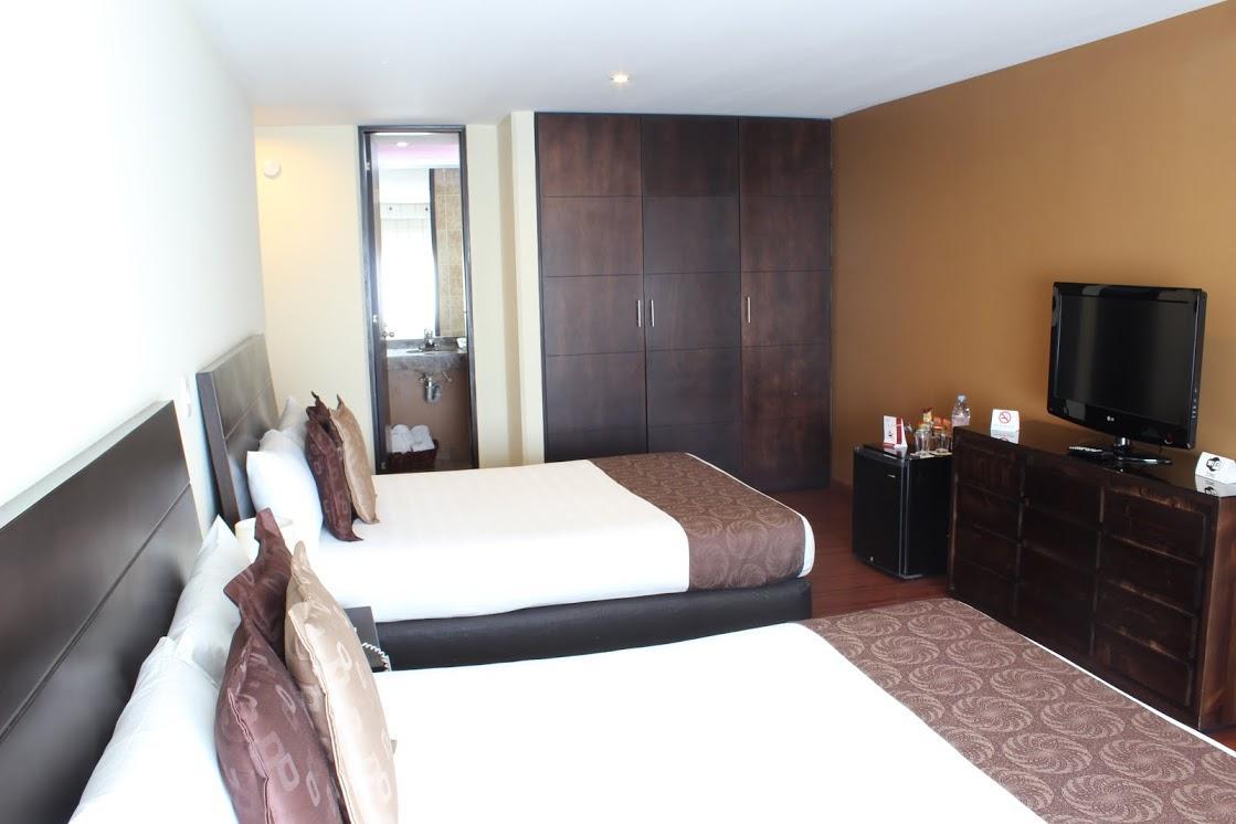 Hotel Santa Barbara Real Богота Екстериор снимка